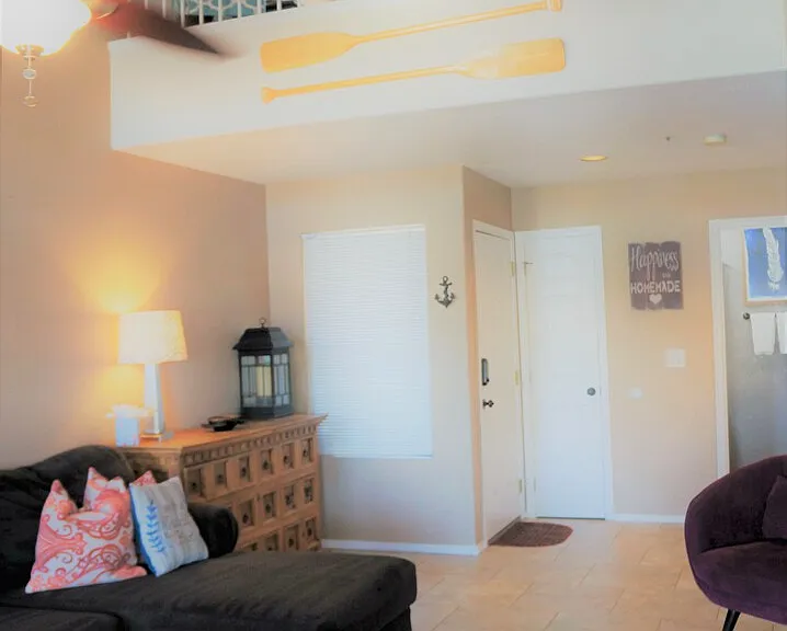 W Edgewater Dr — Photo 8