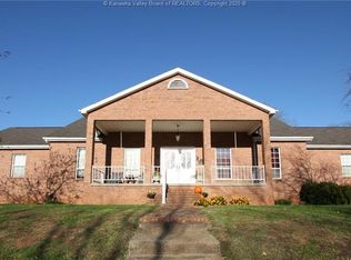 2056 Second Creek Rd, Sissonville, WV 25320
