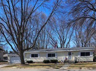 305 N 12th St, Montevideo, MN 56265