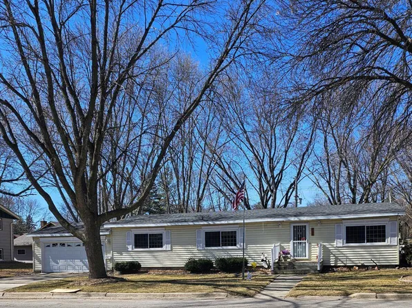 305 N 12th St, Montevideo, MN 56265