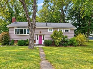 13 Lee Cir, Hudson, MA 01749