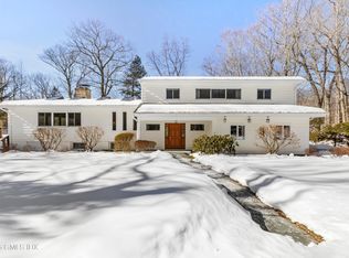 5 Old Wagon Rd, Stamford, CT 06903