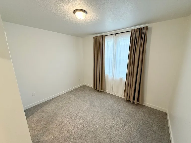 754 W Blue Magic Ln #101 — Photo 3