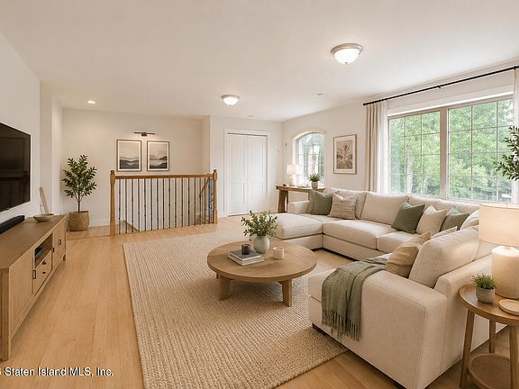 4th image of 388 Arden Ave