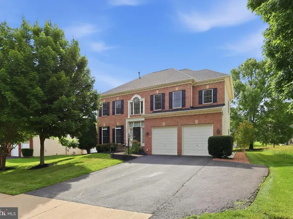 18805 Hundred Acre Ln, Triangle, VA 22172