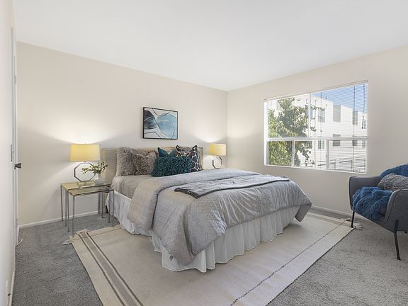 3rd image of 18411 Hatteras St #121.5