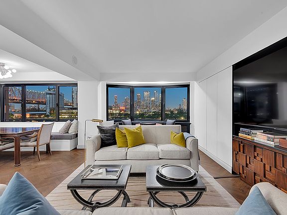 3rd image of 25 Sutton Pl S APT 5M