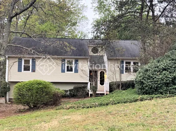 202 Valley Brook Dr, Woodstock, GA 30188