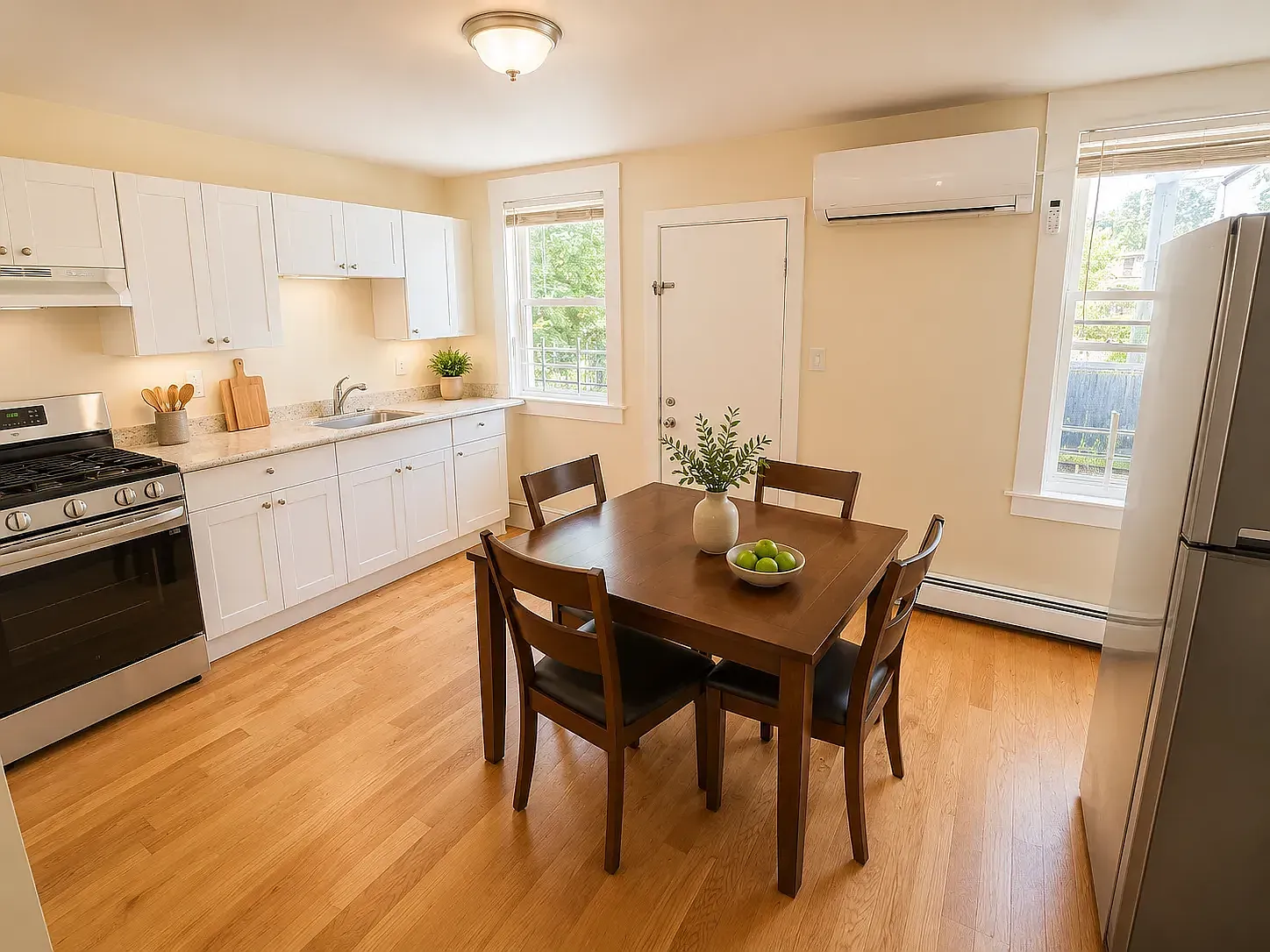 2 bed, 1000 sqft, $2,600 — Photo 3