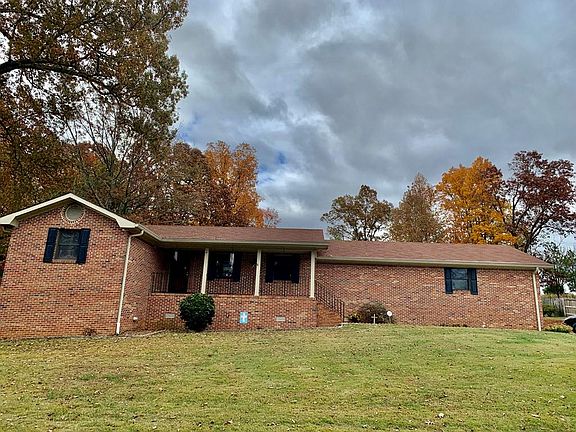 2nd image of 3614 Steeple Chase Ln NE