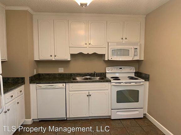2nd image of 203 Glenwood Ln APT 4