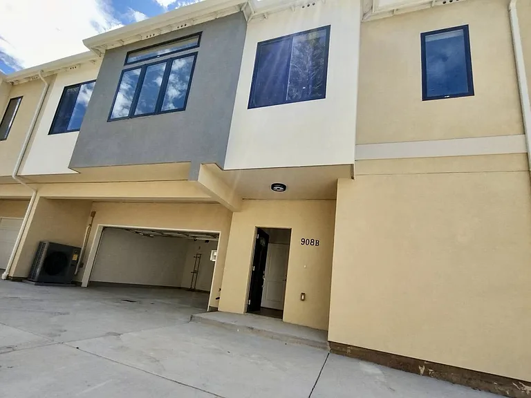 908 N Humboldt St #B — Photo 1