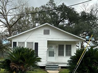 128 Labbe St, Saint Martinville, LA 70582