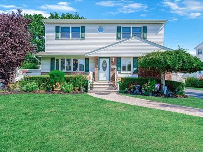 7 Cornell Avenue, Hicksville, NY, 11801