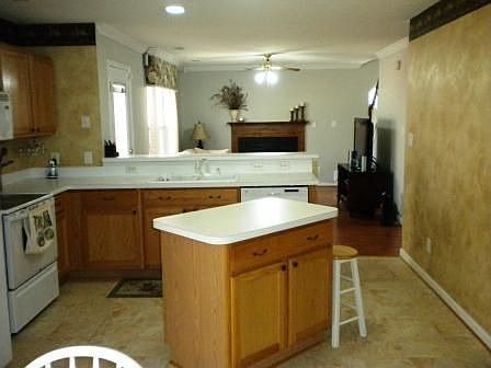 1st image of 826 Chapin Wood Dr