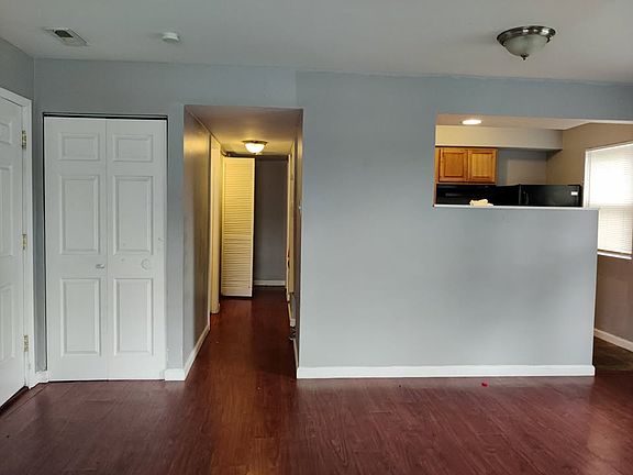 4th image of 5977A Julian Ave #5977A