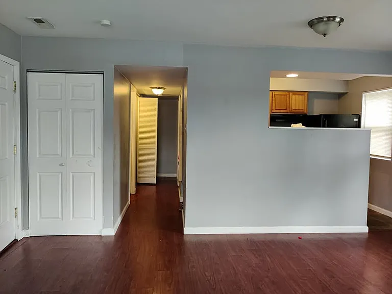 5977A Julian Ave #5977A — Photo 4
