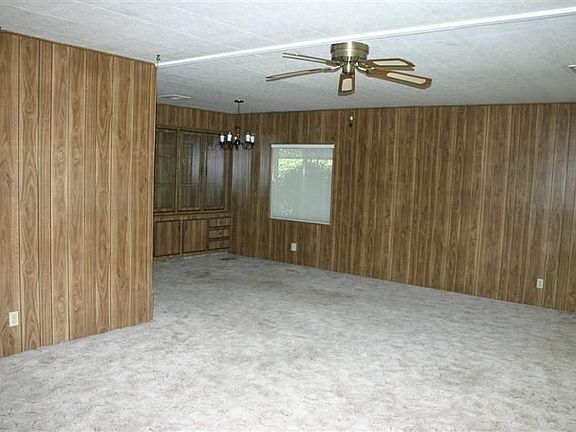 2nd image of 129 Leisureville Cir
