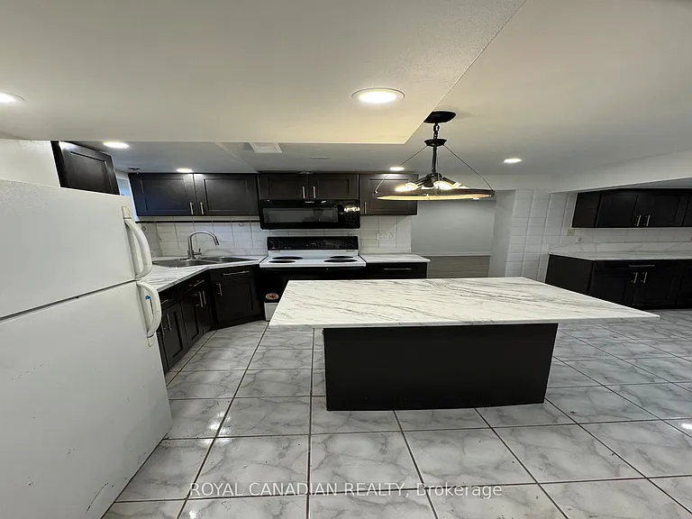 312 Coronation Dr #BASEMENT — Photo 12