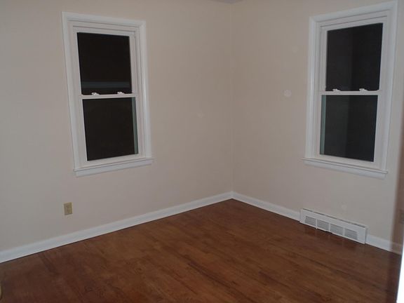 4th image of 37680 Lake Dr