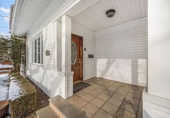 4th image of 2163 E 72nd St