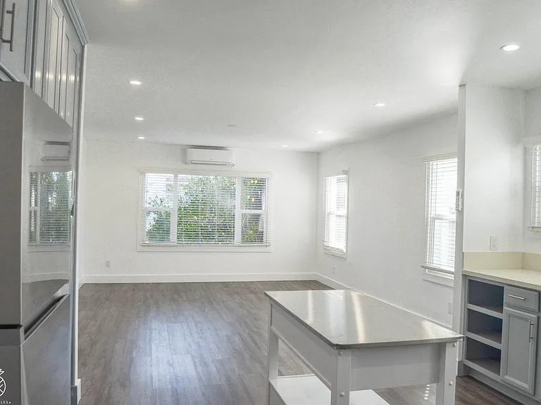 5407 Monroe St — Photo 10