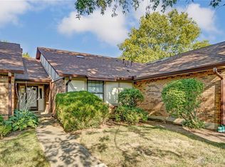 722 Pine Needles Dr, Dayton, OH 45458