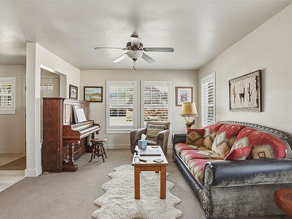 4th image of 177 Silverberry St