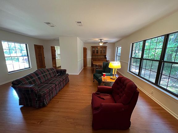 5th image of 33 Anastasia Dr