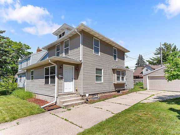 3rd image of 218 W Greenlawn Ave