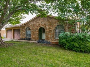 6512 Riddle Dr, North Richland Hills, TX 76182