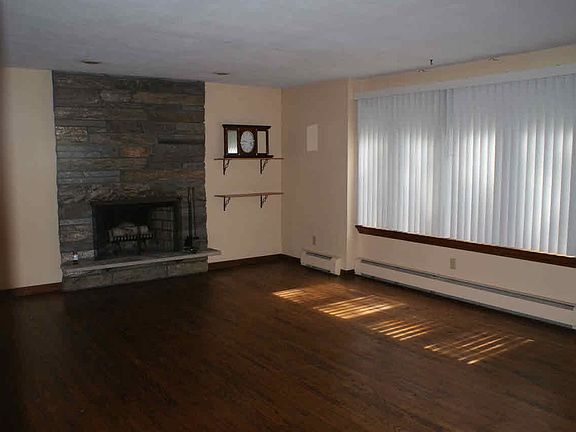 4th image of 15 Phillips Dr