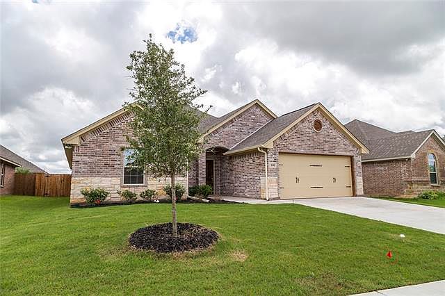 1st image of 105 Donna Cir