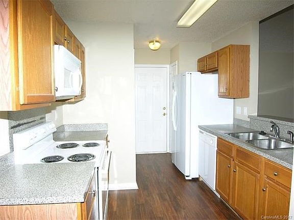 4th image of 6519 Lynmont Dr