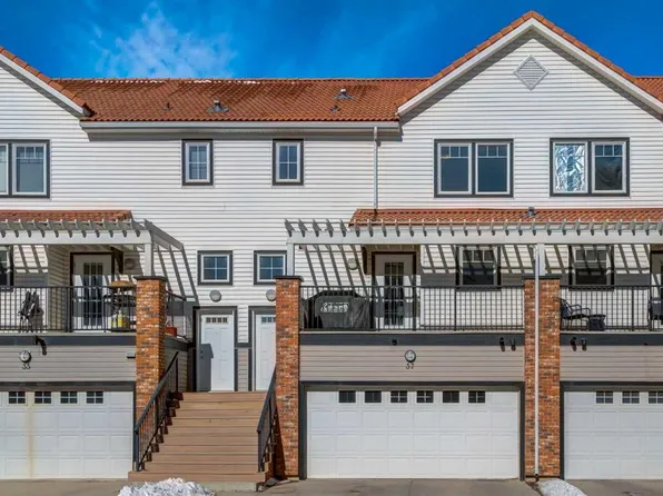 37 SE Royal Oak Plz NW, Calgary, AB T3G 0B3