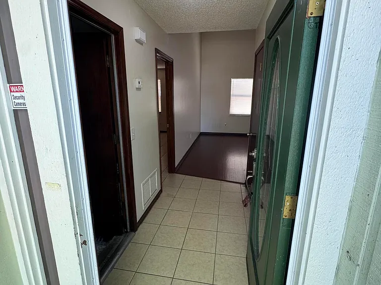 8321 Crosswind Rd — Photo 2