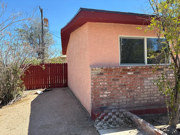 4417 W Bonanza Rd — Photo 4