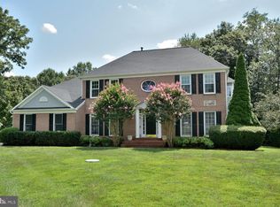 877 Forestville Meadows Dr, Great Falls, VA 22066