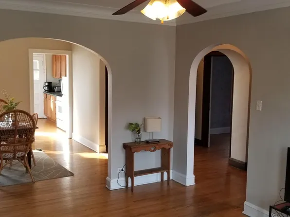 4823 W Montrose Ave APT 2F, Chicago, IL 60641