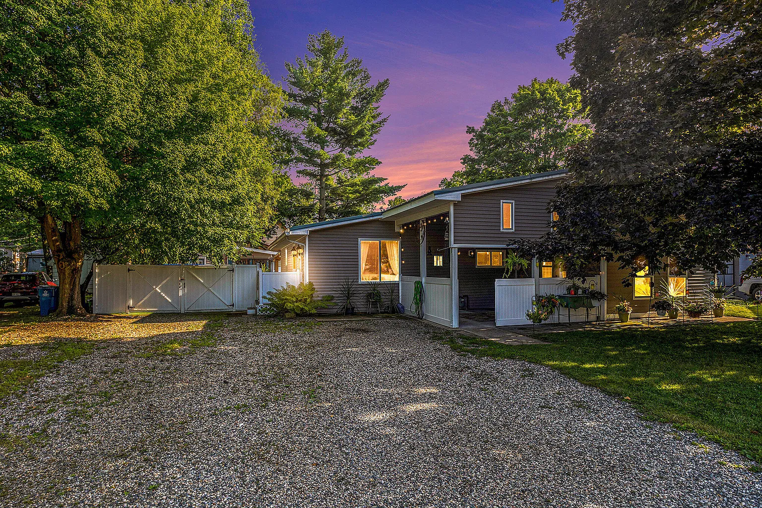 149 Pelton Ave photo 1