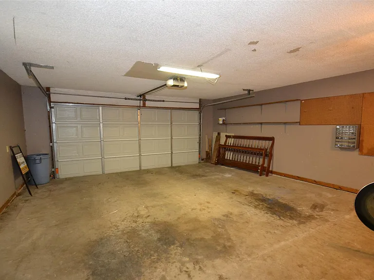 8833 Tallwood Dr — Photo 9