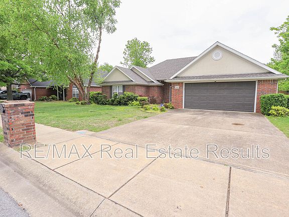 3rd image of 3606 SE 8th St