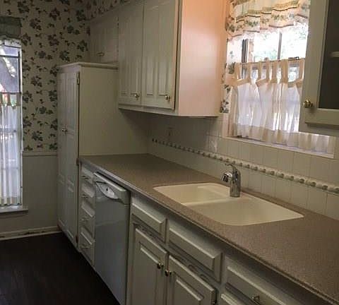 5th image of 3101 Fox Hill Dr