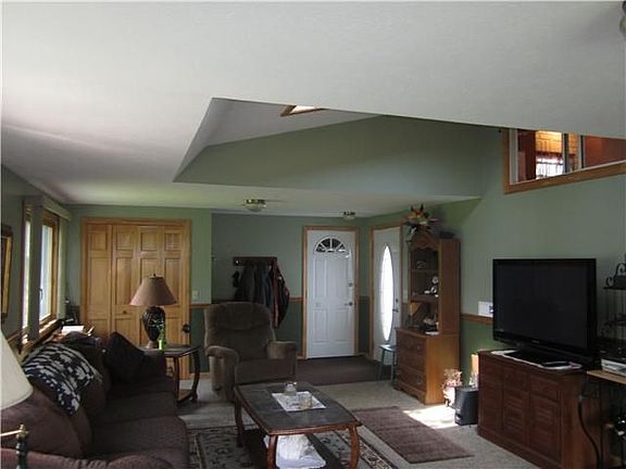 2nd image of 4536 Lincoln Dr