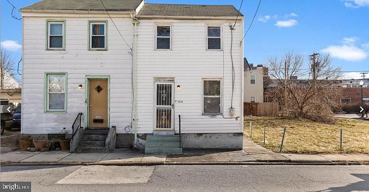 1st image of 1325 William St