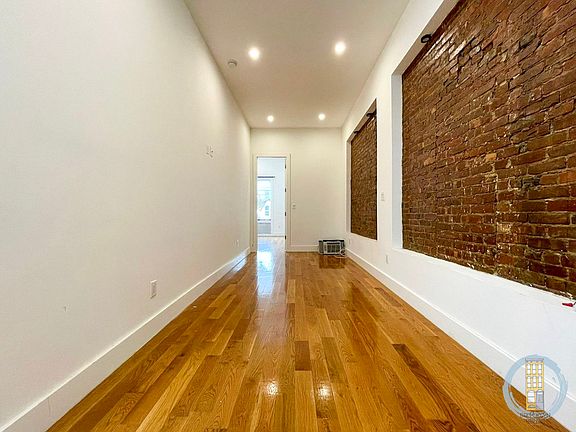 5th image of 210 Wyckoff Ave #L3