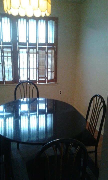2nd image of 308 N Oaks Blvd
