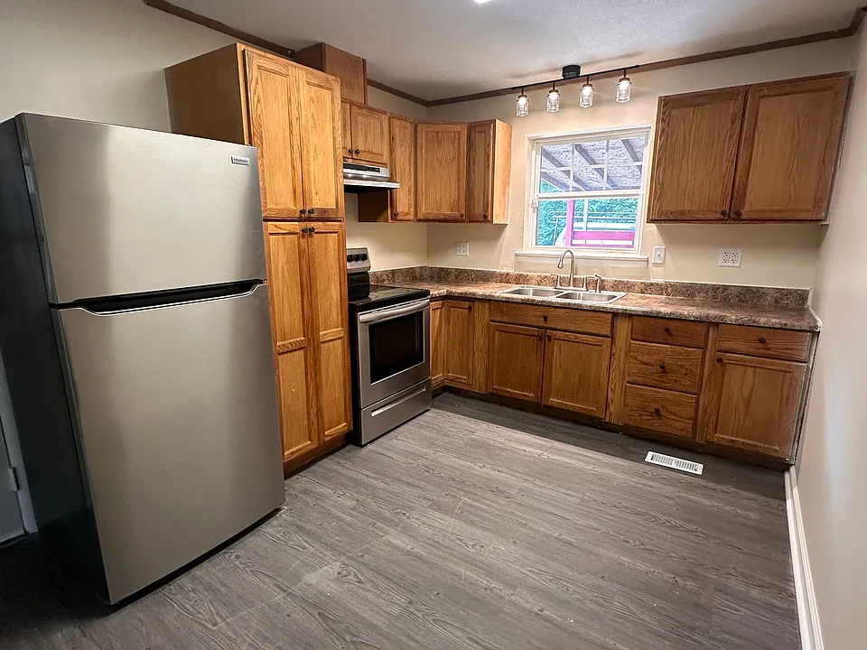 414 Hiawatha Cir