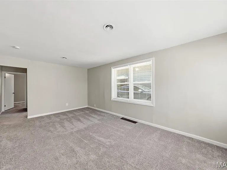 191 Bascom Dr — Photo 2