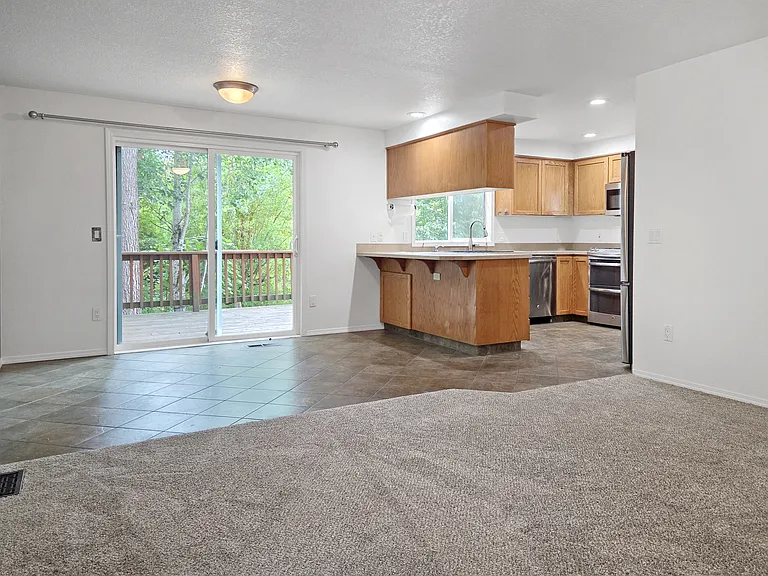 10526 SW Windsor Pl — Photo 7